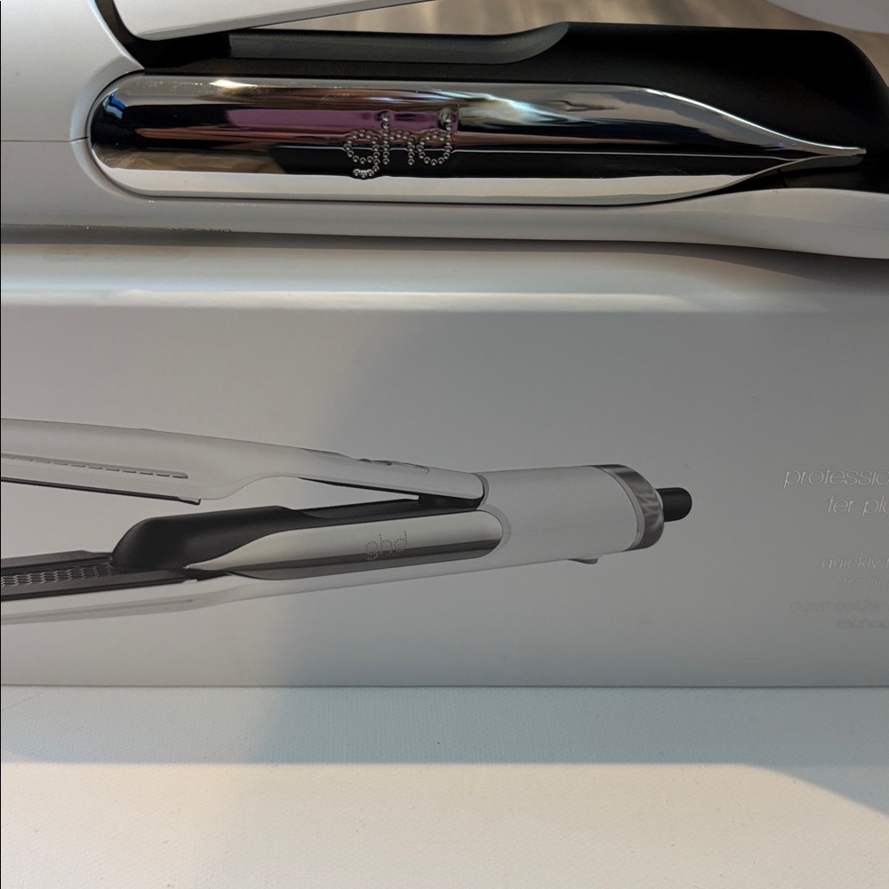 ghd Duet Style 2-in-1 Hot Air Styler in White - Picture 8 of 10